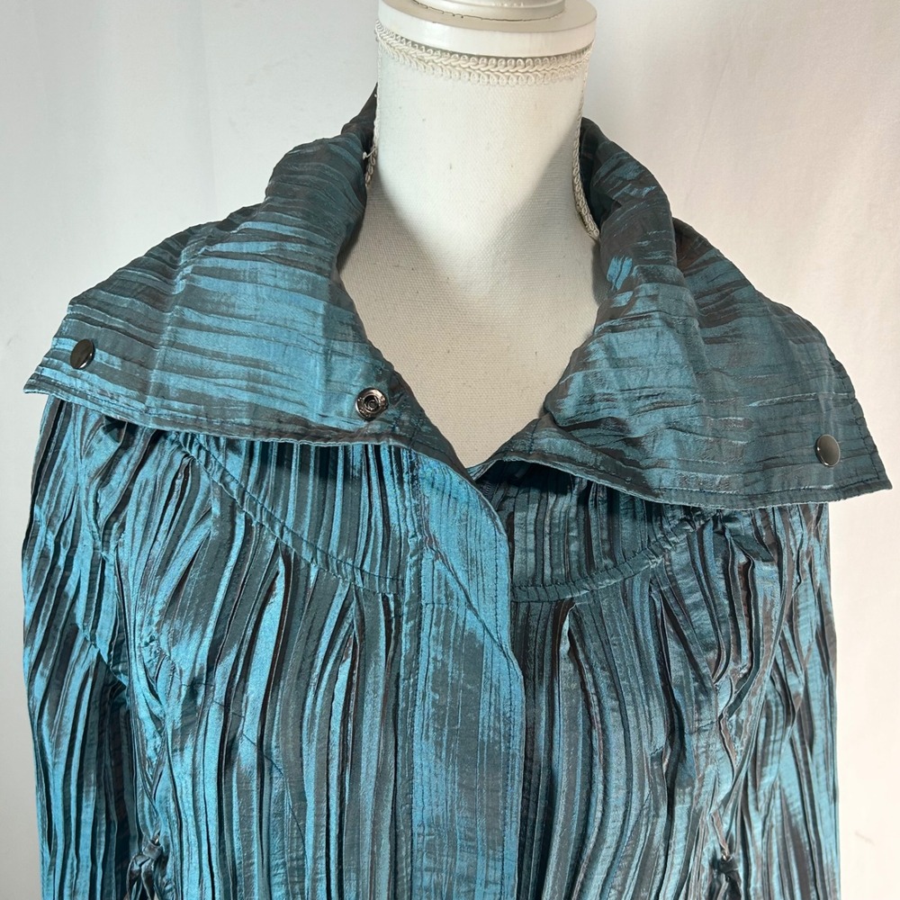Ubu Women Teal Blue Textured Pleated Jacket‎ M Style 2163 Snap Front - Picture 2 of 9